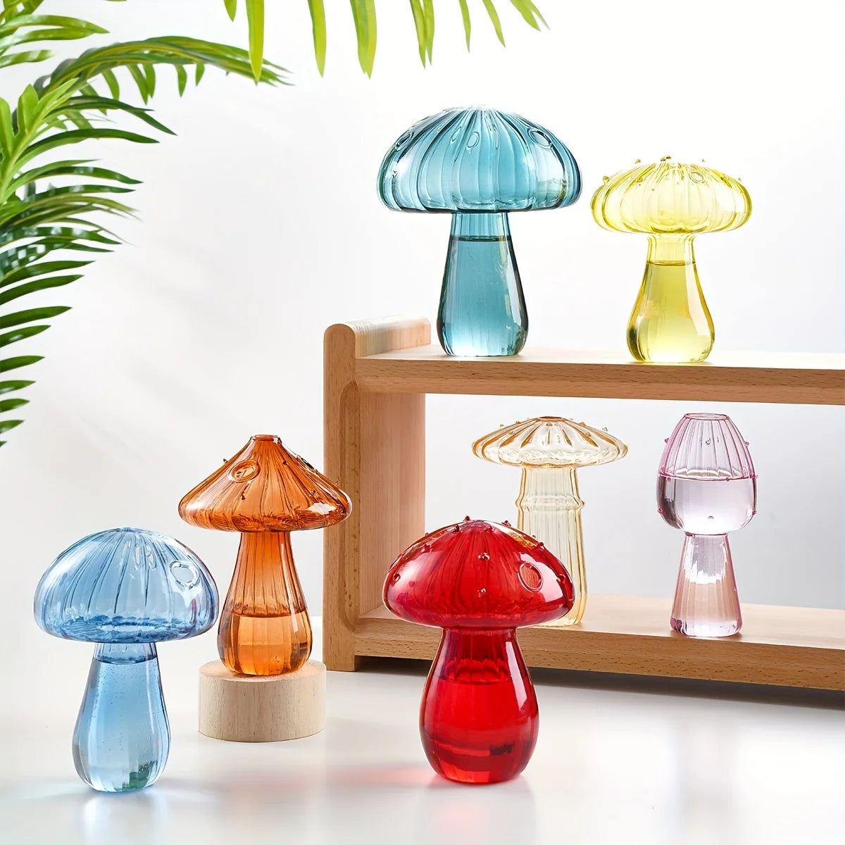 vases champignons transparents couleurs vives décoration intérieure moderne ornement floral arrondi brillant