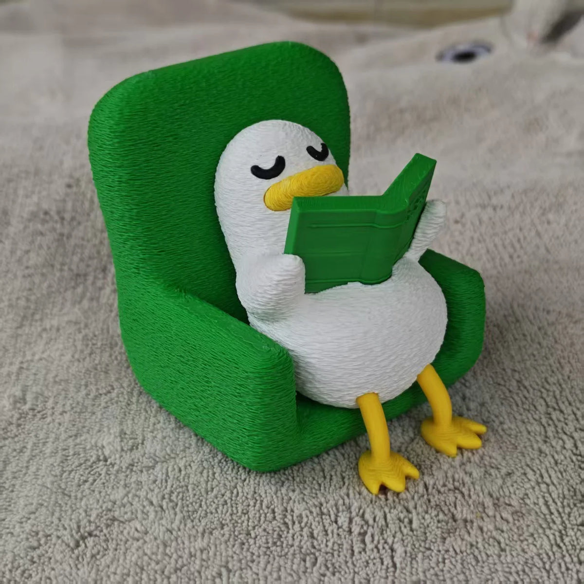 fauteuil miniature vert blanc jaune texture 3d moderne cartoon adhésif oiseau inclusion moderne