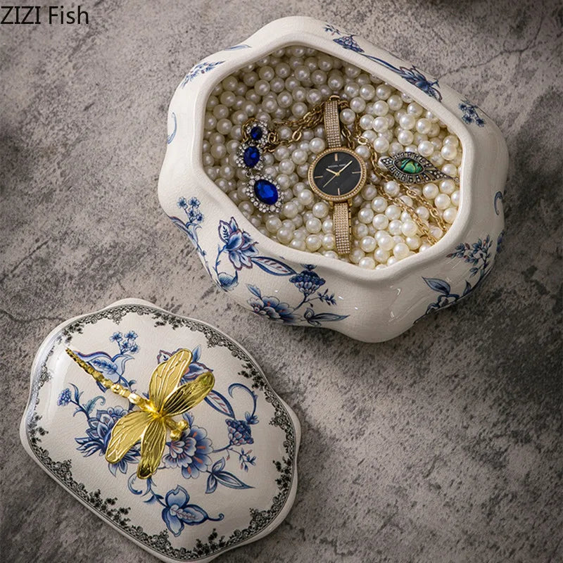 boîte bijoux céramique fleurs papillons dorure blanche bleue rose verte dorée classique