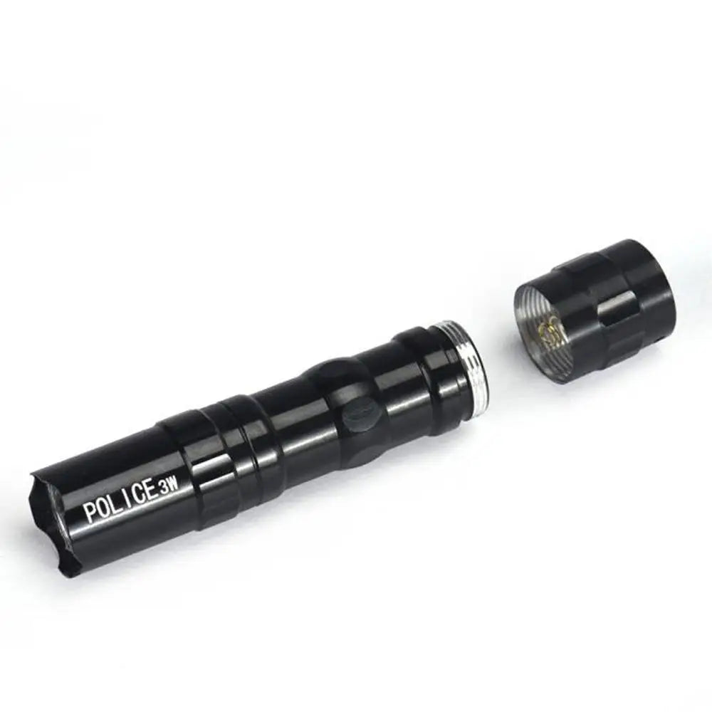 lampe torche led super lumineuse noire texturée moderne étanche 9.5cm compact zoom