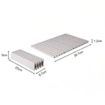 tapis drainage pliable gris rayures horizontales moderne vaisselle séchage antidérapant transparent assiettes cuillères fourchettes