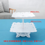support gâteaux anniversaire blanc dentelle motifs floraux classique vintage niveaux assiettes carrées
