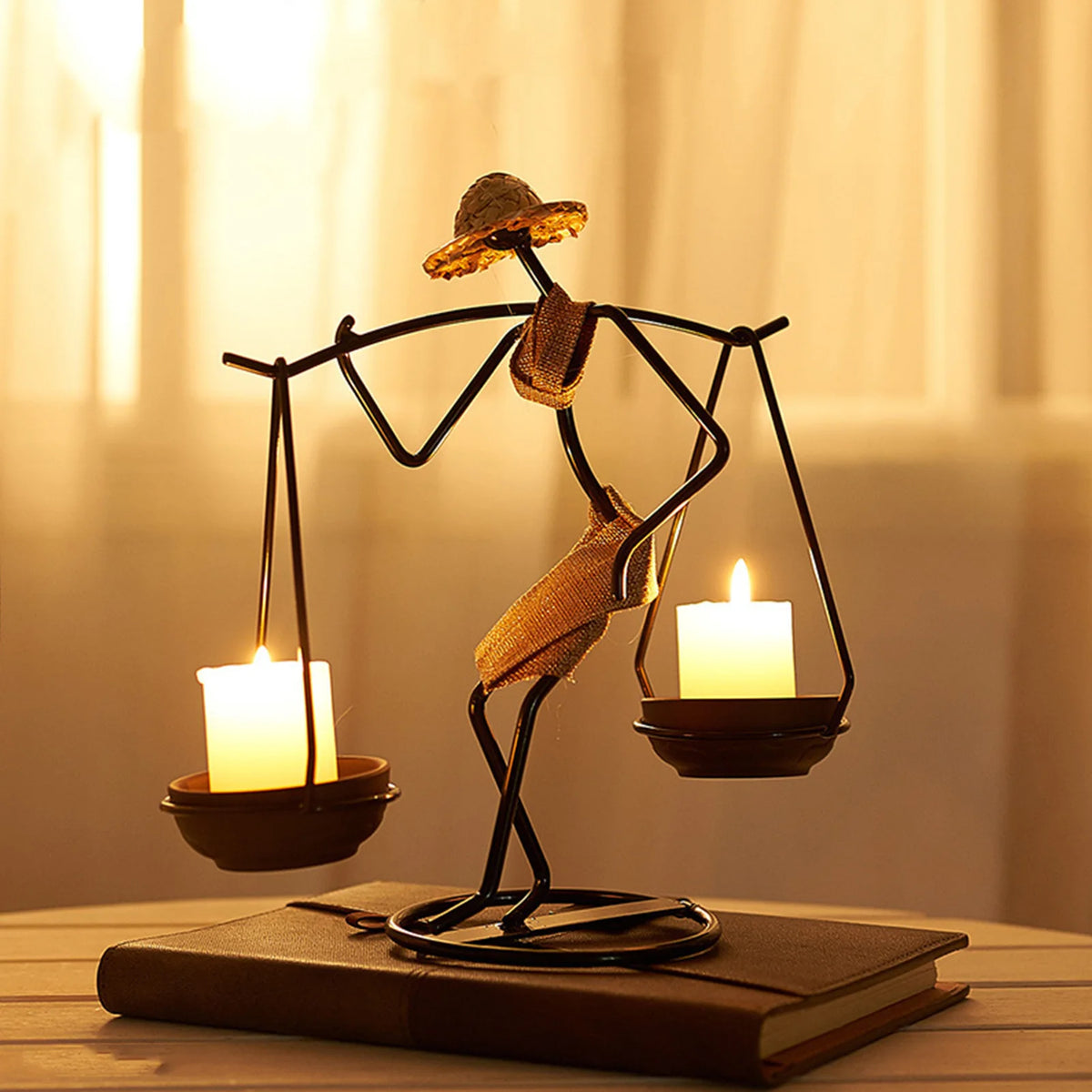 supports bougie métal artisanal figurines humaines couleurs vives mariage décoration intérieure moderne classique