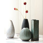 vases céramique moderne rayures horizontales opaques gris vert noirs