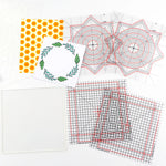grilles autocollantes transparentes tapis découpe pochoirs outils positionnement tampons encreurs ciseaux bricolage fabrication cartes