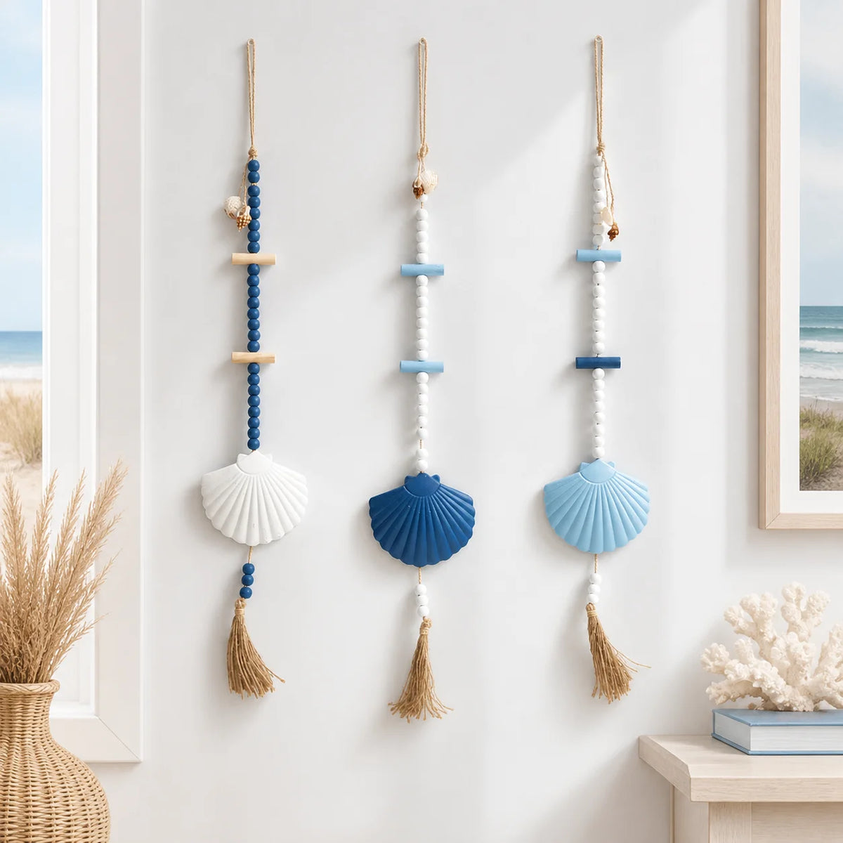 décoration murale bohème coquillages pompons blanc bleu marine chambre salon