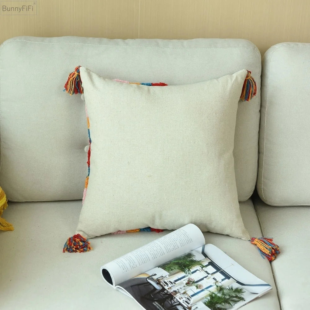 coussins decoratifs boheme ethnique motifs geometriques couleur beige rouge bleu orange rose jaune franges