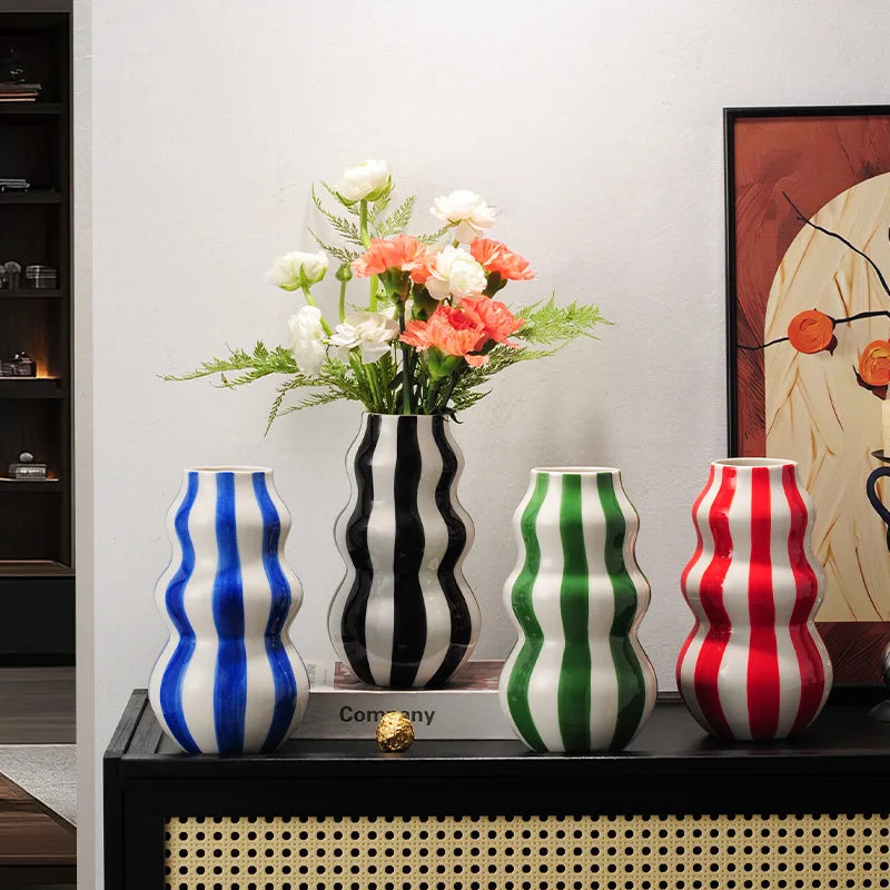 vase table céramique moderne rayé bleu rouge vert blanc noir