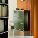 meuble tiroirs armoire salon vert olive moderne pieds ronds tiroirs bois métal