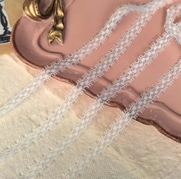 ruban dentelle brodée 10mètres blanc motifs floraux classique polyester soluble eau