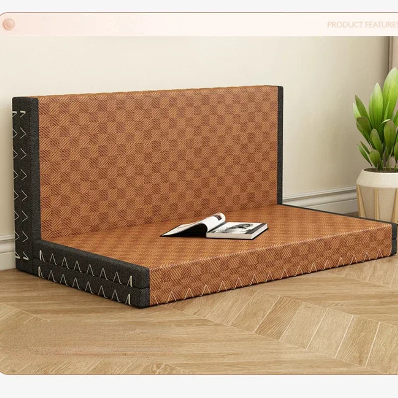 tapis pliable tissé géométrique moderne minimaliste marron clair noir coussins ronds