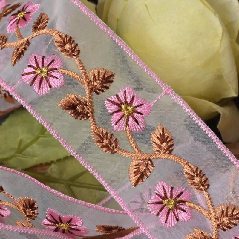 ruban brodé fleurs polyester 4.5cm large translucide violet rose bleu decoratif couture festif ecologique