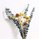bouquet fleurs séchées boule dorée gypsophile eucalyptus feuilles naturel rustique décoration maison anniversaire wedding