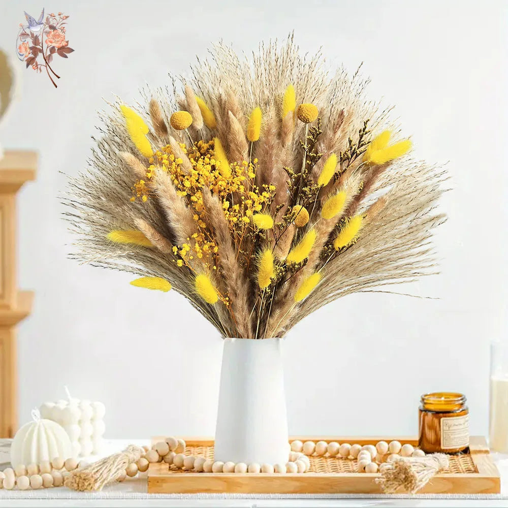 bouquet fleurs séchées naturel plumes jaunes vase blanc décoration intérieure anniversaire baby shower mariage