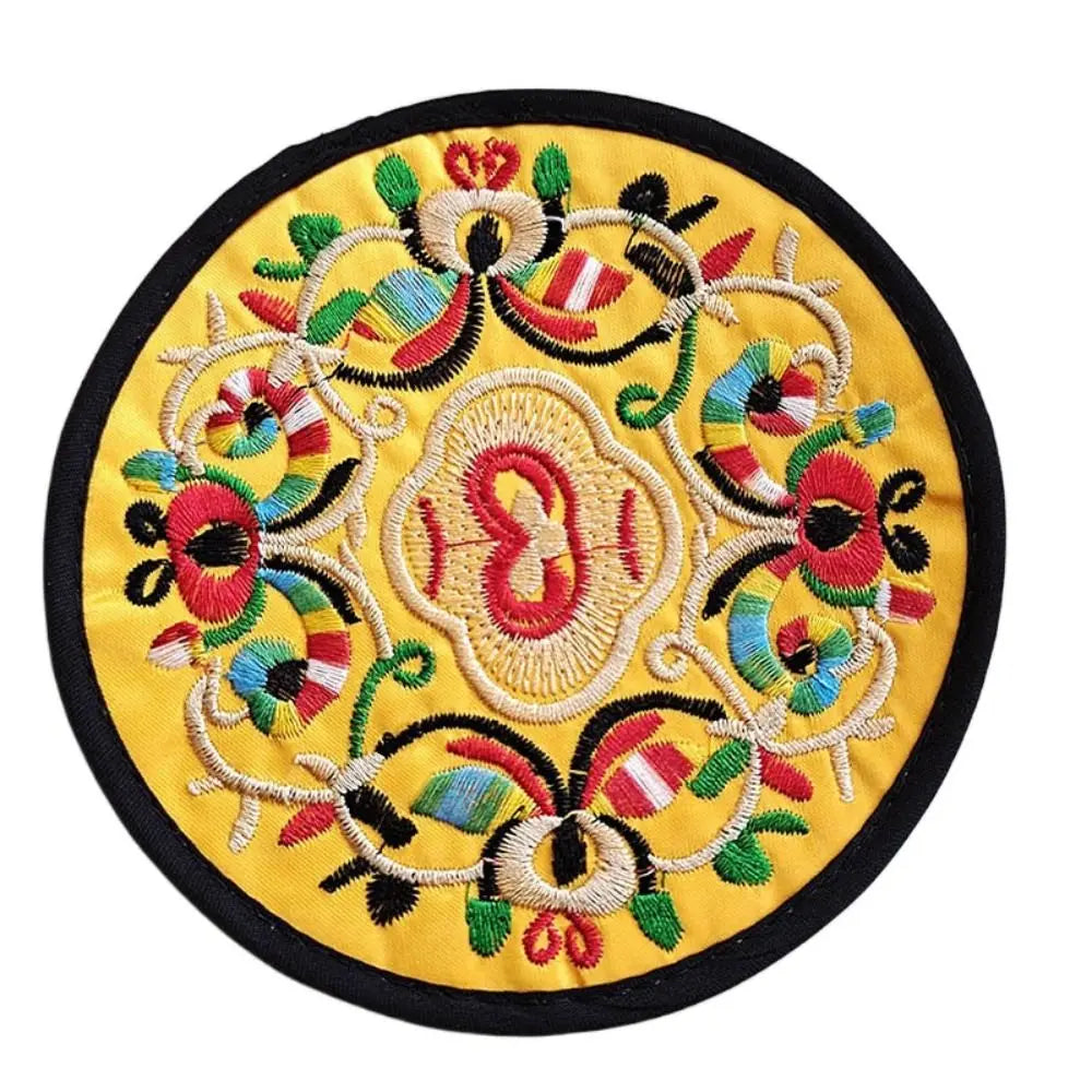 serviettes table traditionnelles broderie florale bleu noir vert rouge jaune rose opaques set table