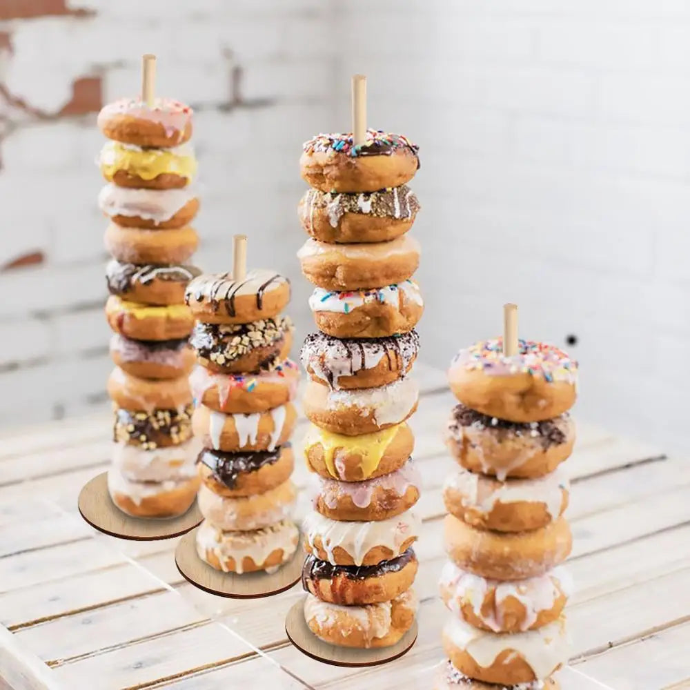 supports donuts bois clair fête donuts multicolores sprinkles glaçage textures variées donut bar piñata