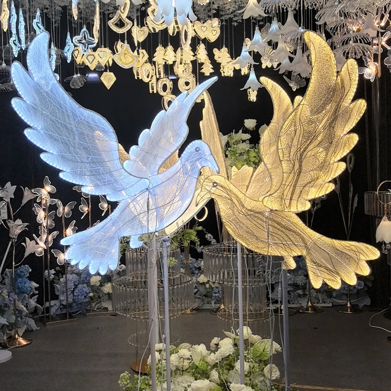 colombes lumineuses décoration mariage blanc or effet dentelle semi transparentes tige métallique festif