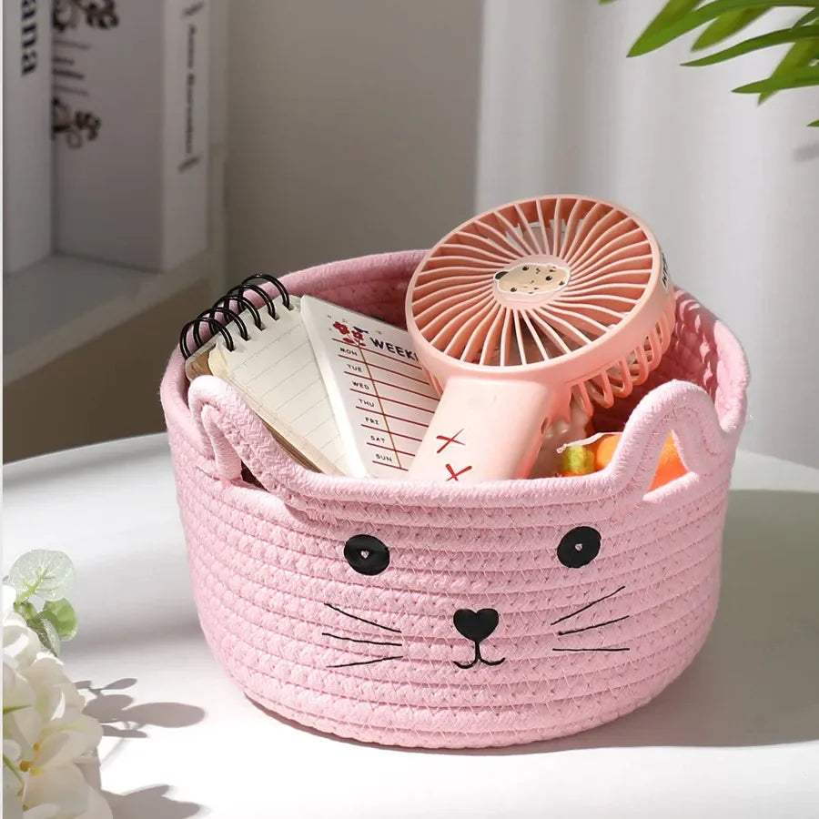 panier tissé rose blanc beiges motifs chats poignées rangement moderne