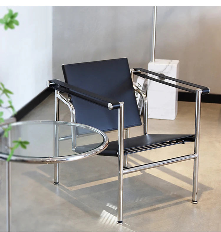 chaise salon moderne minimaliste cuir métal chromé accoudoirs marron noir beige