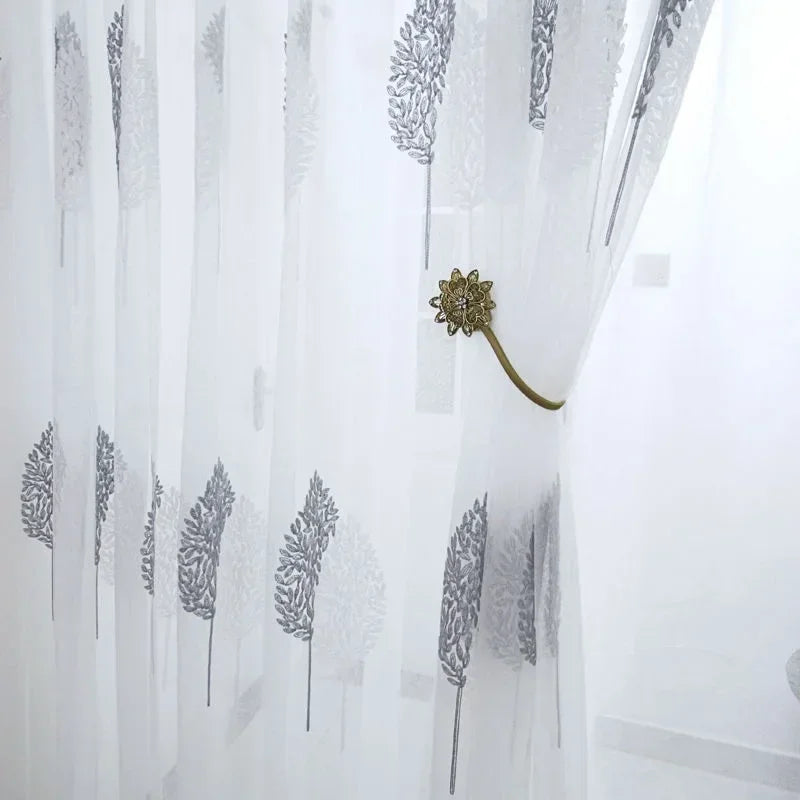 rideau voile transparent blanc gris motif feuilles brodées moderne salon chambre