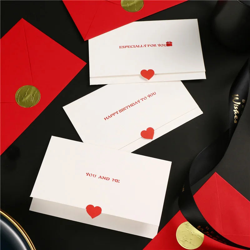 cartes postales anniversaire saint valentin coeurs rouges classiques romantiques blancs rouges timbres dorés enveloppes