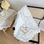 nappe dentelle motif floral table decoration blanc crème rustique vintage mariage fête