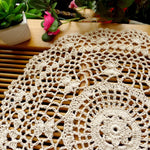 napperon crocheté floral blanc crème beige ajouré semi transparent décoratif vintage table rond