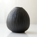 vases céramique moderne rayures horizontales opaques gris vert noirs