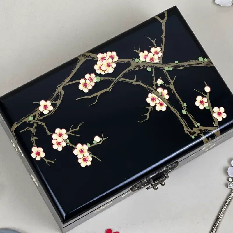 boîte bijoux traditionnelle fleurs blanches roses compartiments miroir cadenas noir japonais vintage floral