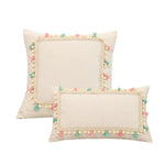 coussins patchwork boho chic beige motifs fleurs pompons opaques décoration salon voiture
