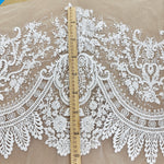 dentelle blanche floral complexe tissu acrylique baroque élégante mariage translucide brodée cérémonie.ACCESSIBLE VERSION: