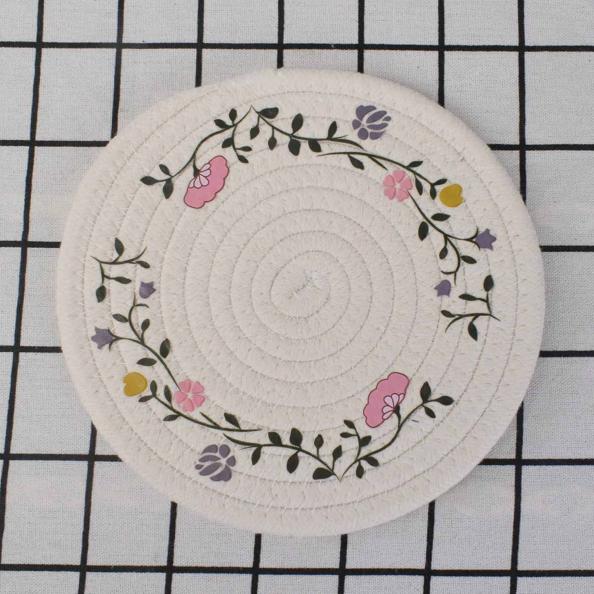 ensemble assiettes sous verres fleurs motif artisanal rustique cuisine table manger