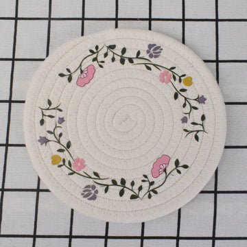 ensemble assiettes sous verres fleurs motif artisanal rustique cuisine table manger