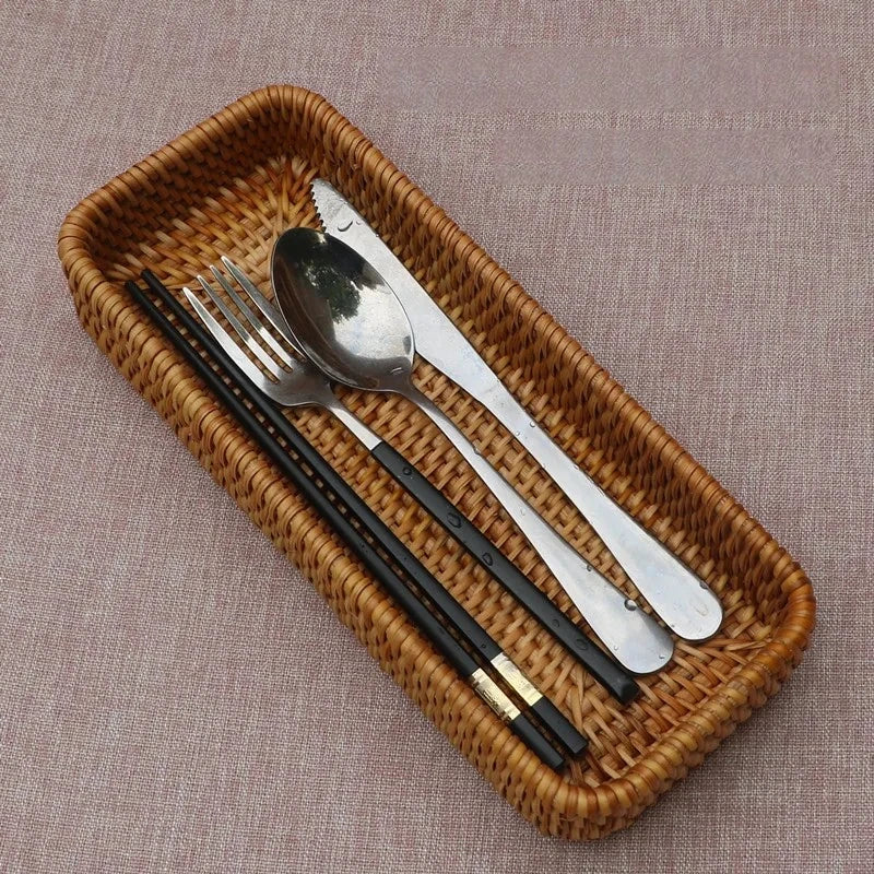 paniers rotin tressé marron clair traditionnels rangement présentation maison cuisine