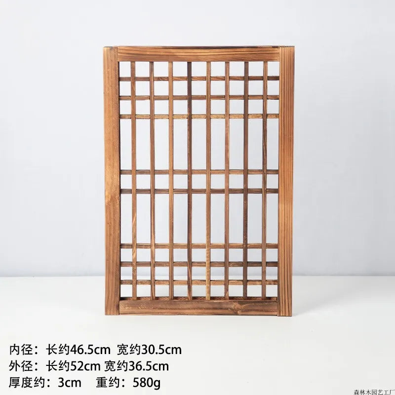 grille fenêtre traditionnelle marron foncé décoration murale classique règles horizontales verticales opacité décoration courtyard