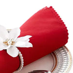 anneaux serviette fleurs blanches dorées classique rouge vert blanc mariage banquet dîner