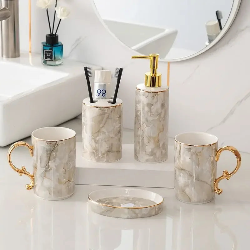 ensemble vaisselle salle bain marbre blanc gris or classique tasses poignées dorées porte brosse