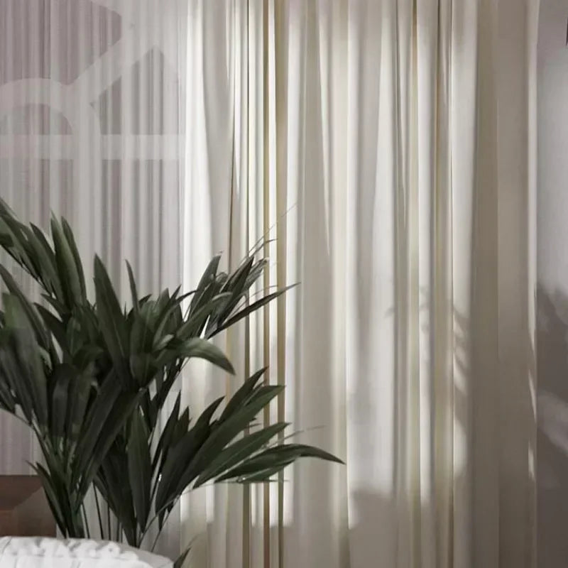 rideau moderne polyester beige clair rayures verticales blanches fenêtre française opaque tulle