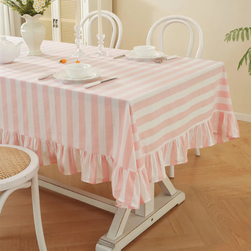 nappe rectangulaire coton rose blanc rayures diagonales vintage romantique bords volantés table manger maison