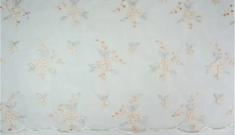 tissu dentelle brodée fleurs papillons blanc rouge rose vert clair translucide broderie fine mariage
