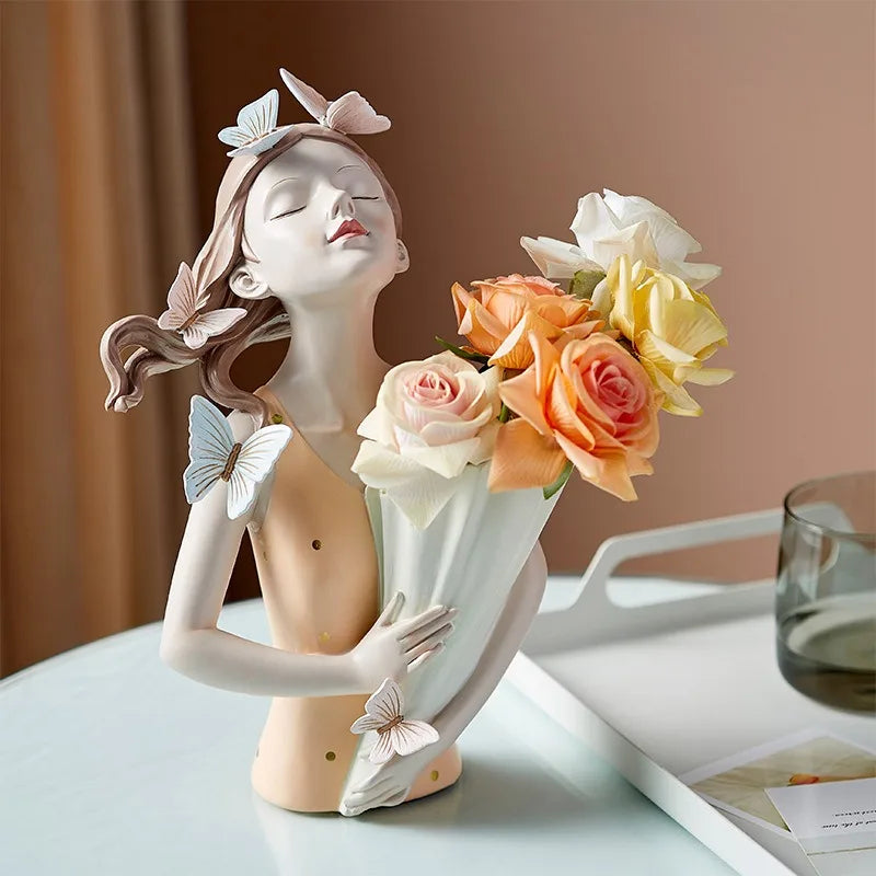 statue décorative moderne résine beige rose vert gris texture mat détails sculptés bouquet artificiellements