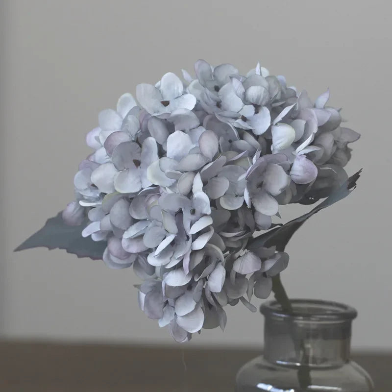 bouquet artificiel hortensias rose clair gris blanc orange rouge feuilles vertes classique intérieur mariage