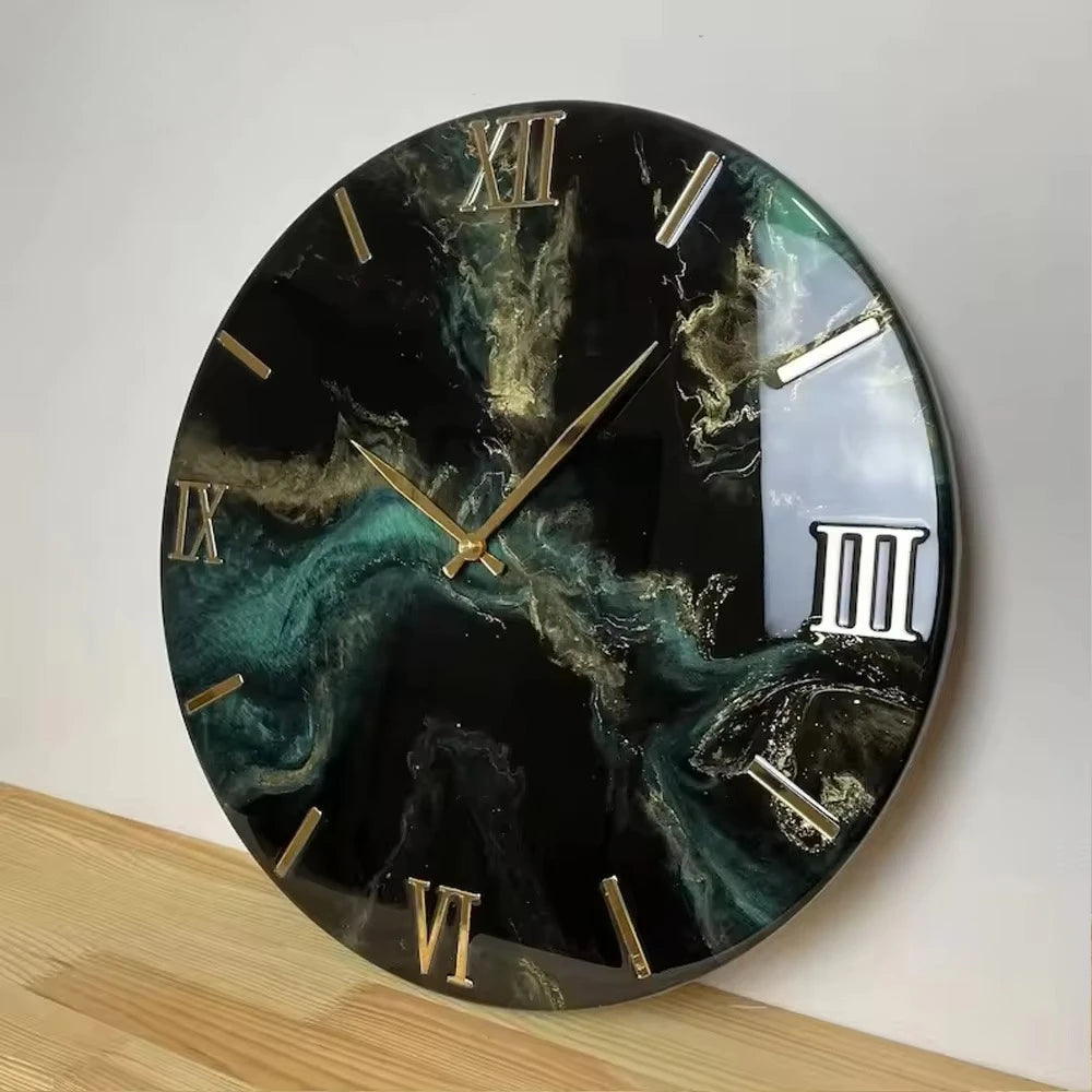 horloge murale contemporaine noir vert doré texture marbrée moderne fixation aluminium 40cm