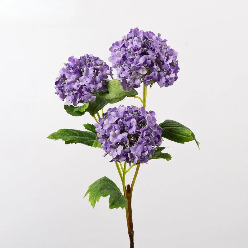 décoration intérieure bouquet artificiels hortensias soie violet rouge bleu vert minimaliste mariage anniversaire