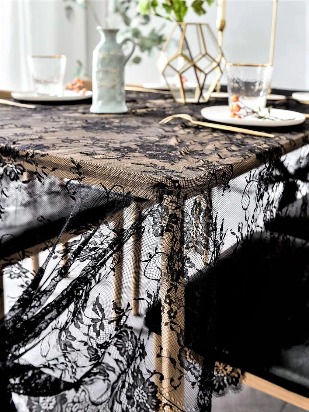 nappe table broderie florale dentelle noir blanc élégante réutilisable mariage fêteextérieurhôtel