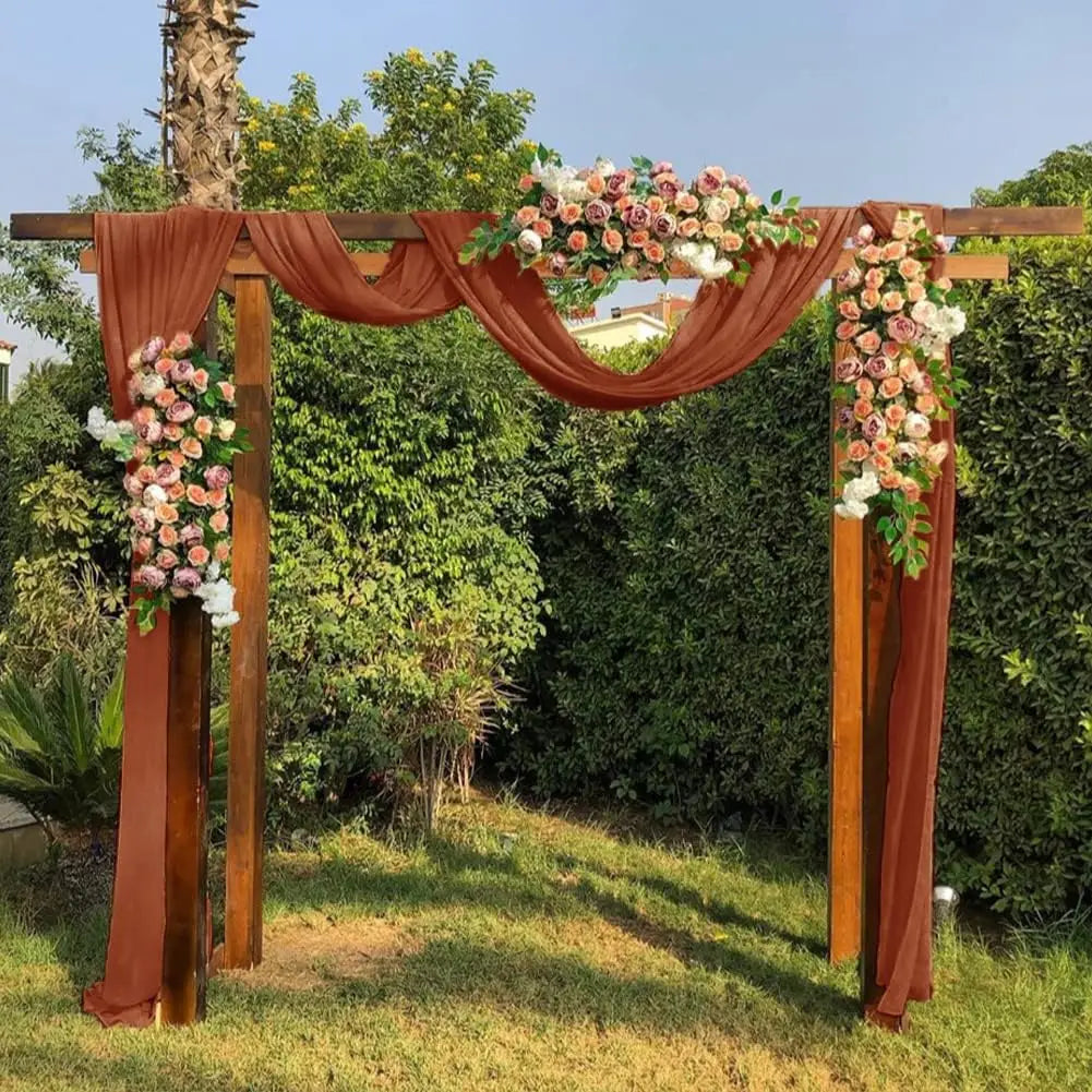 Détail du tissu mousseline de soie avec finition délicate des bords