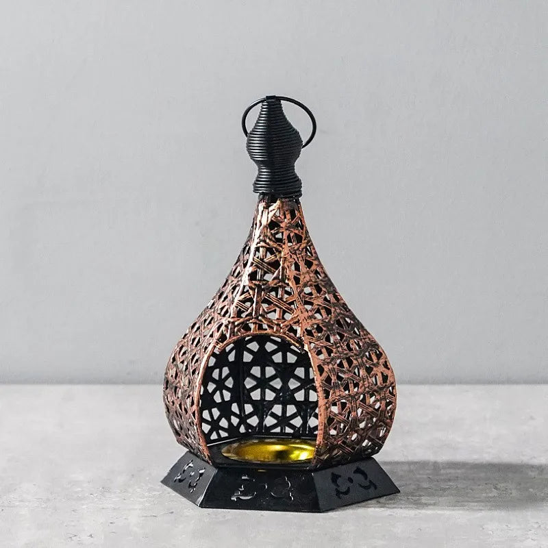 lanterne artisanale dorée ornements géométriques bougie suspendue traditionnelle noël anniversaire