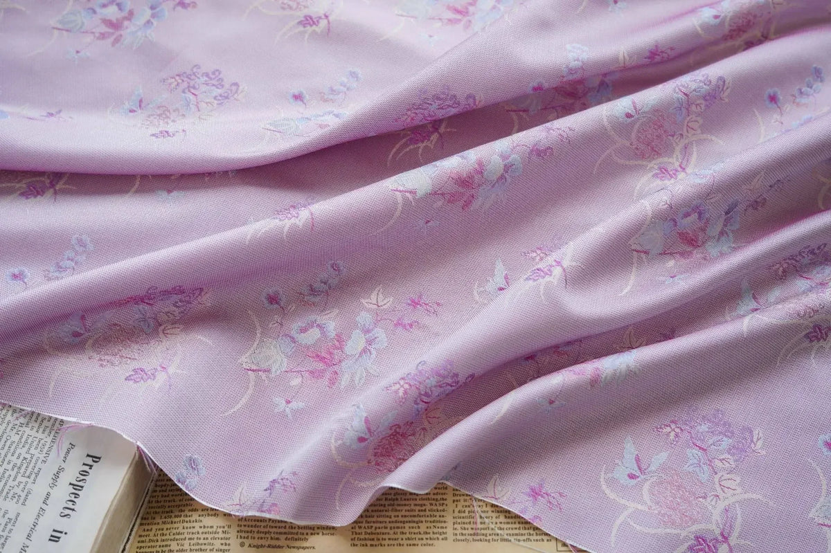 tissu polyester floral semi transparent vert rose motifs dorés traditionnel élégant texturé 145cm