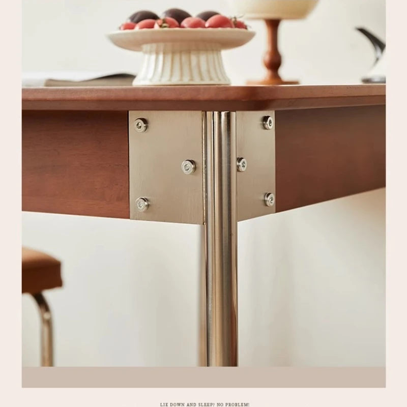 table manger rectangulaire bois foncé chaises osier tressé bancs assortis meuble bas vitré déco