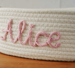 panier tissé blanc moderne poignées cuir personnalisable nom brodé occasion naissance anniversaire fête